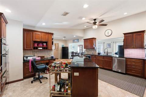 1818 Dolphin Boulevard, St Petersburg FL - photo 11 of 58
