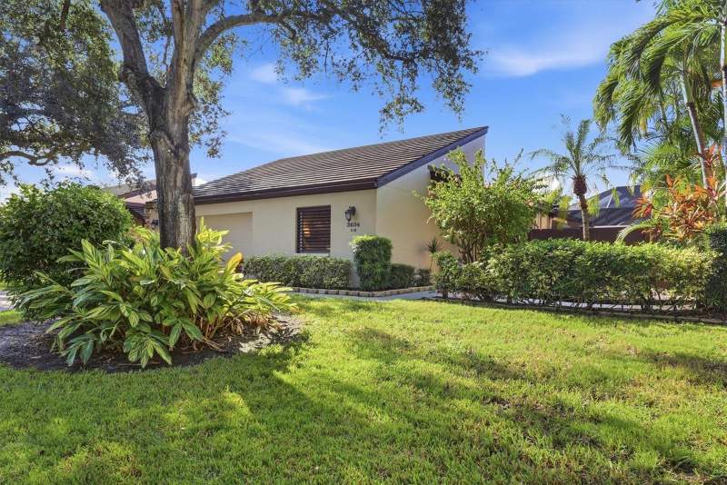 2 bedroom Villa at 3634 Glen Oaks Manor Drive, Glen Oaks Manor Homes Ph 2, Sarasota — photo 4