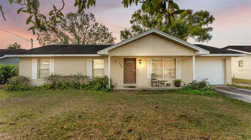 3 bedroom Single Family Residence at 1733 SANDALWOOD CIRCLE, SANDALWOOD SUB, WINTER HAVEN — photo 1
