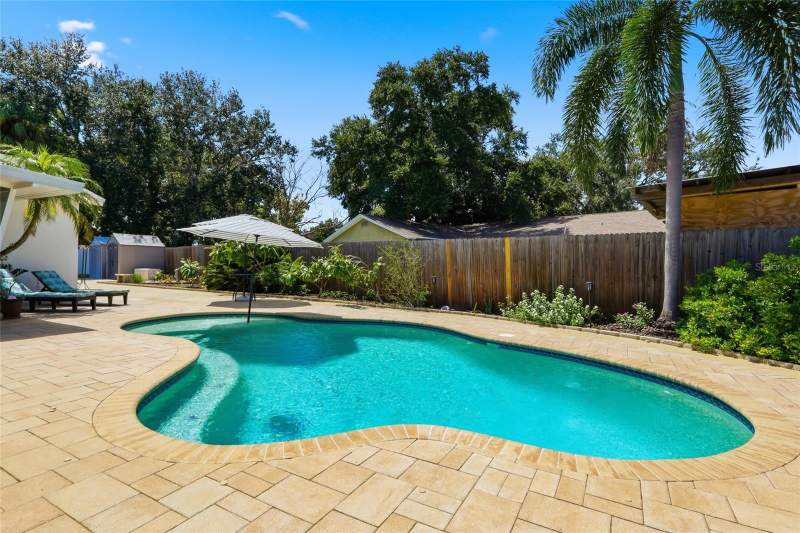 4 bedroom Single Family Residence at 8403 S Flintrock Court, Bay Crest Park, Tampa — photo 2