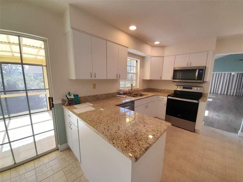 2 bedroom Townhouse at 3520 57th Avenue Circle, Lakebridge South Ph A & B, Bradenton — photo 5