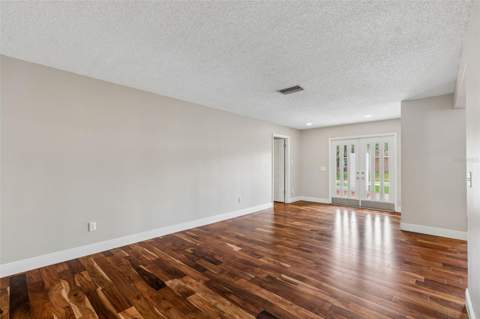 9237 Pebble Creek Drive, Tampa FL - photo 16 of 50