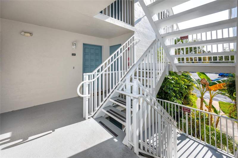 2 bedroom Condominium at 2737 Enterprise Road #112, Oaks Of Northwood Condo, Clearwater — photo 5