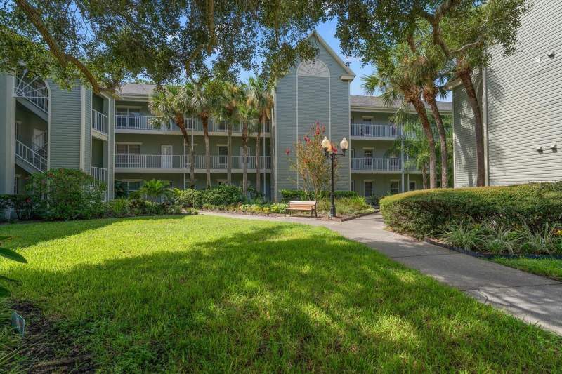 Country Lakes I Condo