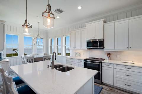 318 Compass Point Drive #202, Bradenton FL - photo 13 of 79