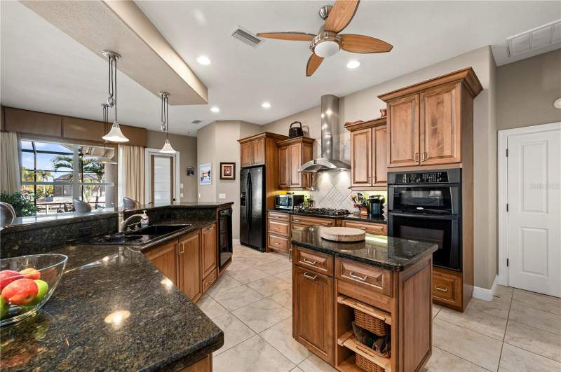 3 bedroom Single Family Residence at 48 Colony Point Drive, Punta Gorda Isles Sec 03, Punta Gorda — photo 4