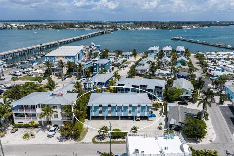 1 bedroom Condominium at 205 Highland Avenue #2, Coquina Reef, Bradenton Beach — photo 1