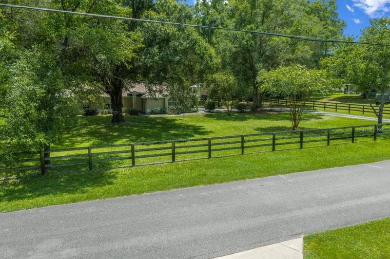 3 bedroom Single Family Residence at 4 Hialeah Drive, Meadow Wood Farms Un 02, Ocala — photo 4