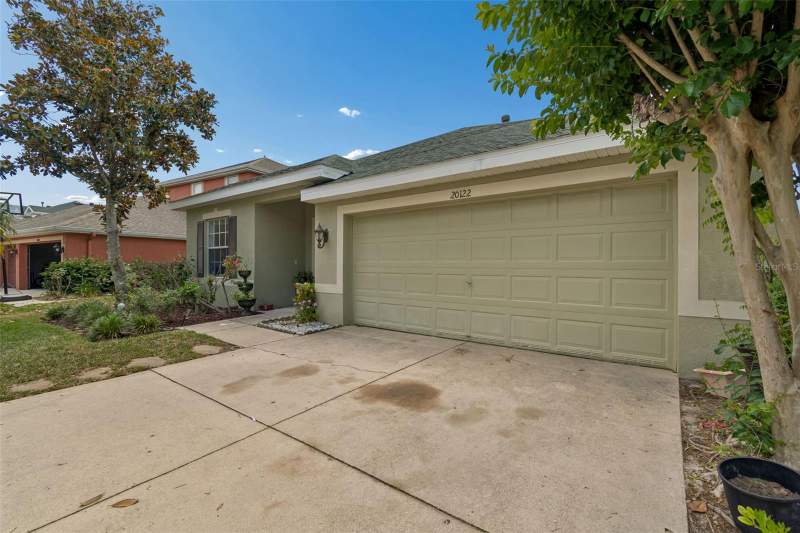 4 bedroom Single Family Residence at 20122 Nob Oak Avenue, Live Oak Preserve Ph 1B Village, Tampa — photo 3