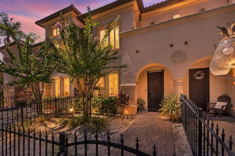 Bellavilla Luxury Townhomes