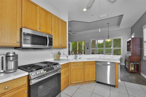 1050 Regal Manor Way, Sun City Center FL - photo 14 of 47