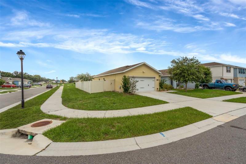 3 bedroom Single Family Residence at 35088 Jomar Avenue, Zephyr Place, Zephyrhills — photo 3