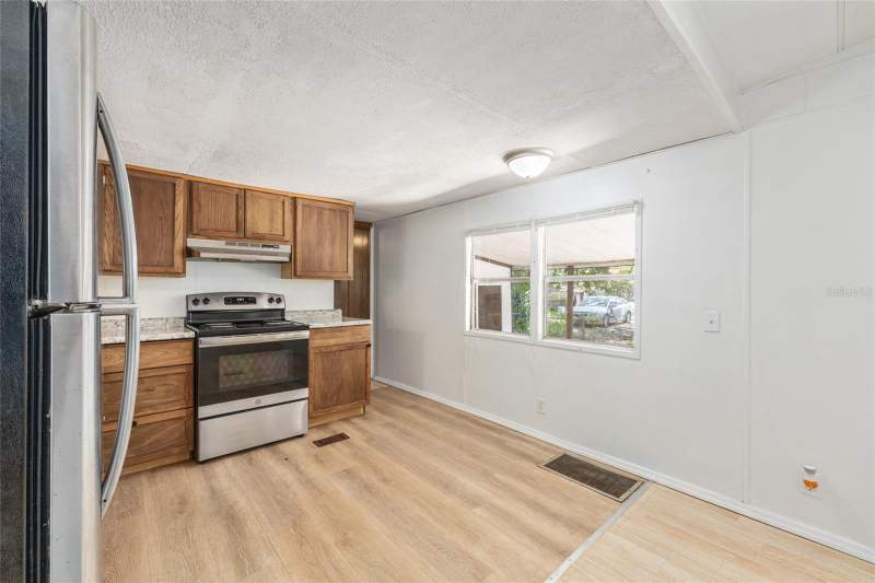 2 bedroom Mobile Home at 2901 SW 91st Street, Southgate Manor, Ocala — photo 3