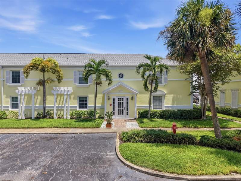 1 bedroom Condominium at 5092 Beach Drive #A, Waterside At Coquina Key South, St Petersburg — photo 2