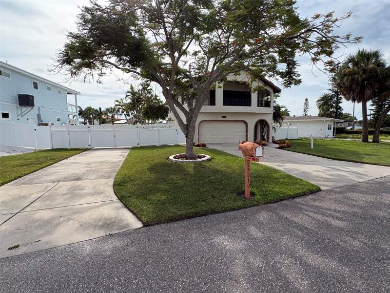 3 bedroom Single Family Residence at 15810 Redington Drive, Lone Palm Beach 2nd Add, Redington Beach — photo 2