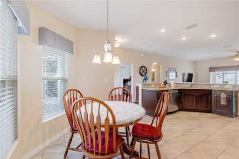 27118 Roanoke Drive, Leesburg FL - photo 10 of 40