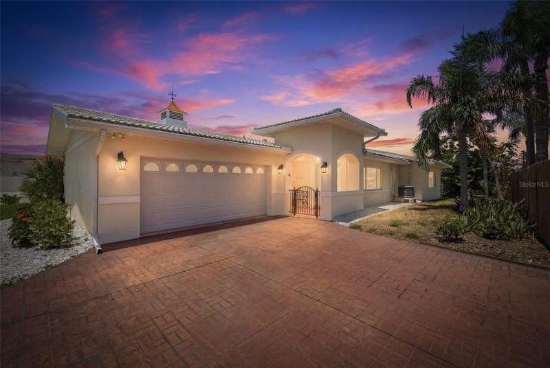3 bedroom Single Family Residence at 3666 Belle Vista Drive, Belle Vista Shores, St Petersburg — photo 2