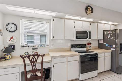 214 Linger Lane, Sun City Center FL - photo 14 of 58