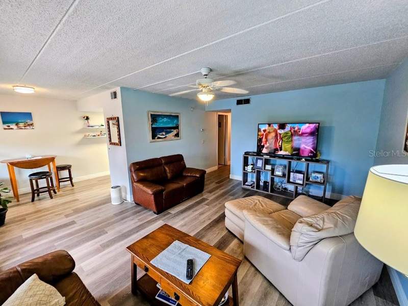 2 bedroom Condominium at 11620 Park Boulevard #303, Seminole Square Apts, Seminole — photo 3