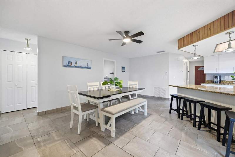 3 bedroom Single Family Residence at 926 Plum Tree Lane, Woods Of Whitfield Units 8 & 9, Sarasota — photo 5