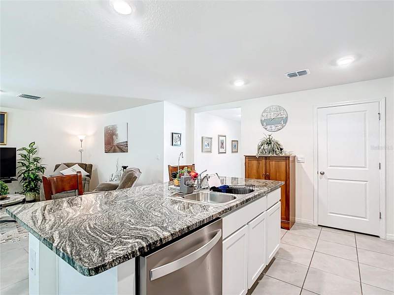 3 bedroom Single Family Residence at 7161 SW 135th Place, Huntington Ridge, Ocala — photo 4