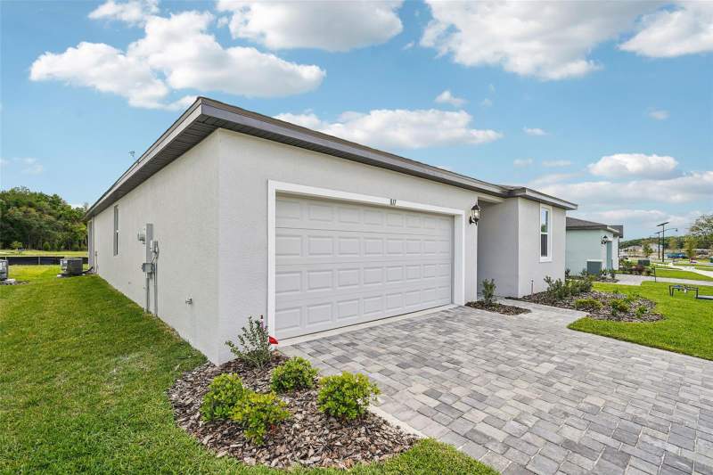 4 bedroom Single Family Residence at 811 Sunshower Drive, The Reserve At Hammock Oaks, Lady Lake — photo 3