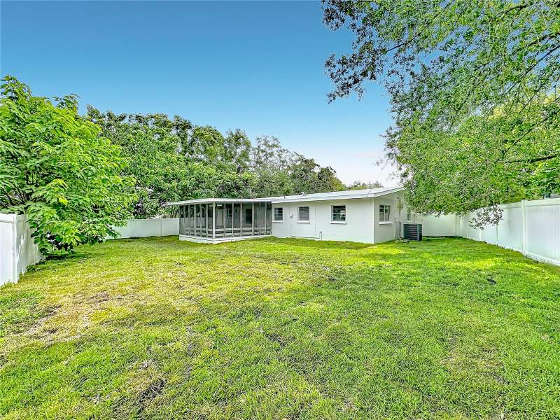 3 bedroom Single Family Residence at 304 Sunnyhill Lane, Highland Hills, Lakeland — photo 3