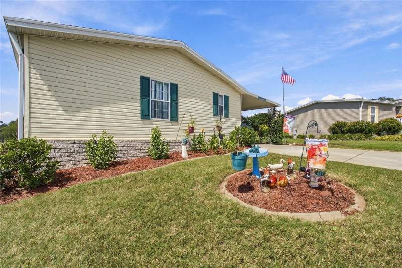 2 bedroom Manufactured Home at 37340 Neukom Avenue, Grand Horizons Ph 01, Zephyrhills — photo 2