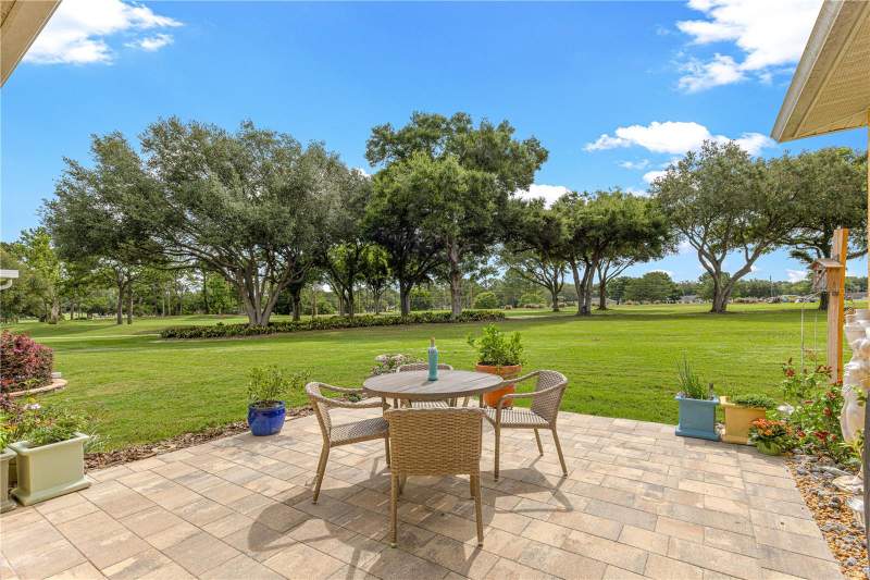 3 bedroom Single Family Residence at 9359 SW 94th Loop, On Top Of The World / Windsor, Ocala — photo 2