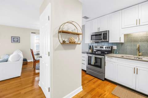 5102 Coquina Key Drive #D, St Petersburg FL - photo 9 of 41