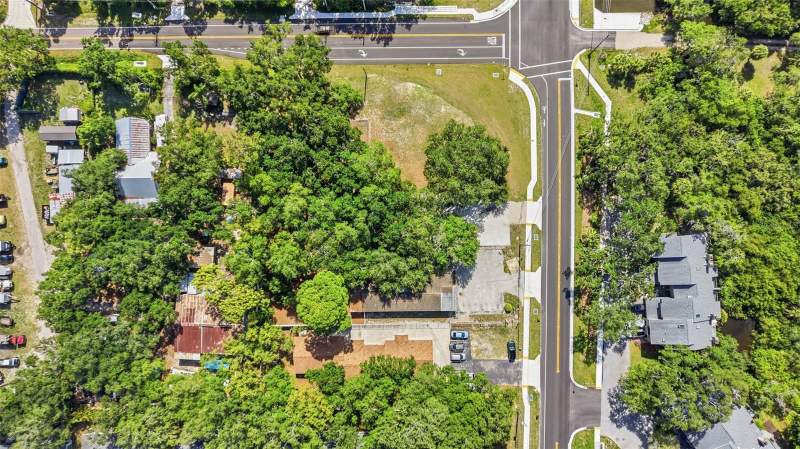 0 bedroom Garage Condo at 2886 Whitney Road, Lauras Little Farms, Clearwater — photo 2