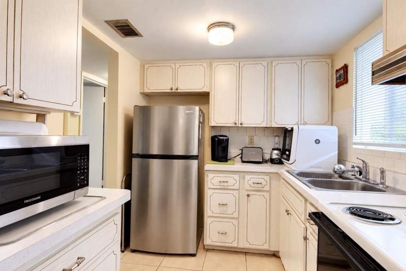 2 bedroom Condominium at 2013 Sunset Drive #E2, The Third Bayshore, Bradenton — photo 3