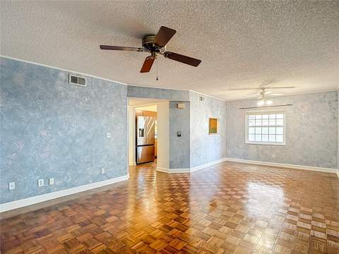 16851 Le Clare Shores Drive, Tampa FL - photo 16 of 53