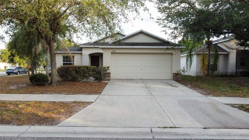 4 bedroom Single Family Residence at 7538 Turtle View Drive, Cypress Creek Ph 3, Sun City Center — photo 2