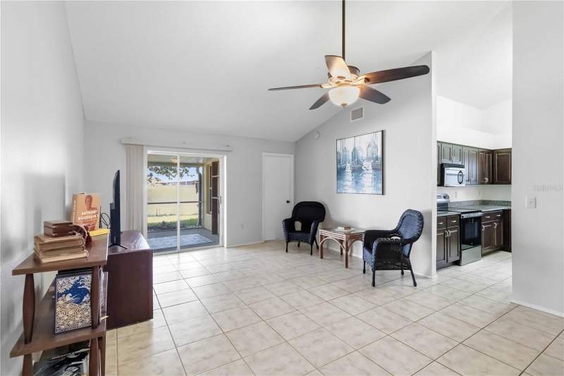 3 bedroom Single Family Residence at 13437 Beechberry Drive, Meadowbrooke At Summerfield Un, Riverview — photo 2