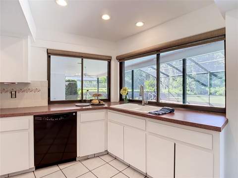 4324 Southpark Drive, Tampa FL - photo 15 of 52