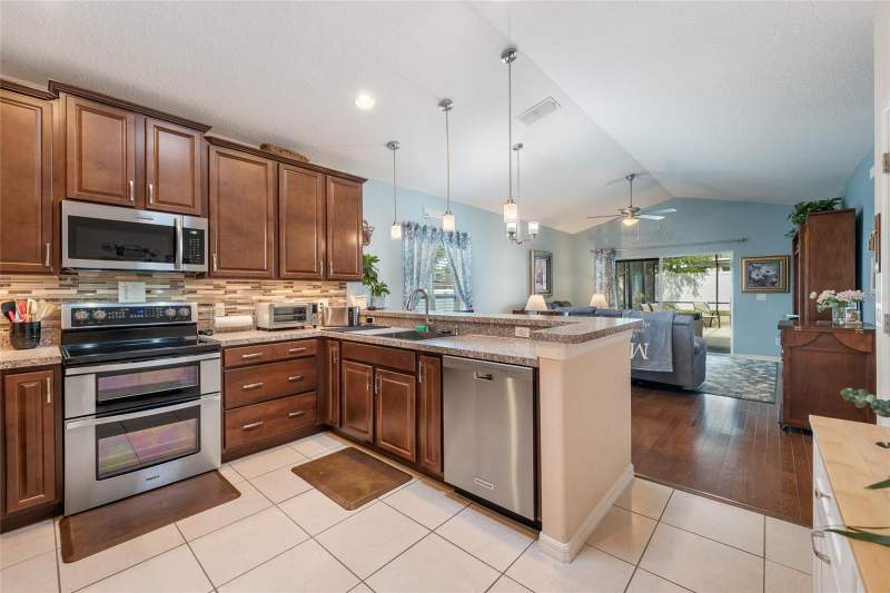 4 bedroom Single Family Residence at 10226 Lenox Street, Barrington Estates, Clermont — photo 4