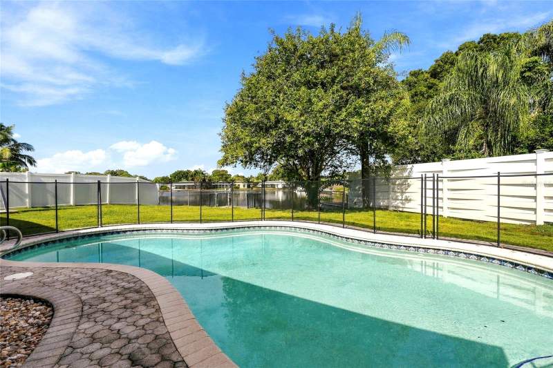 3 bedroom Single Family Residence at 725 S Bayshore Boulevard, Del Oro Shores, Safety Harbor — photo 5
