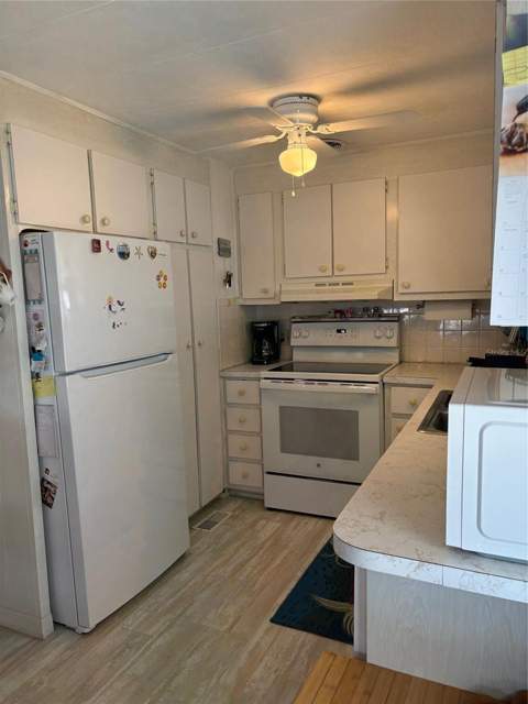 10297 N Lake Drive #79, Largo FL - photo 13 of 33