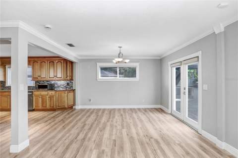 8404 Blackstone Court, Tampa FL - photo 12 of 36
