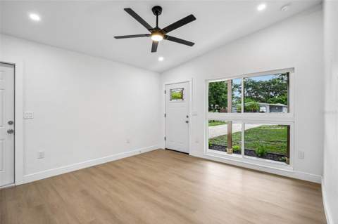 334 E Cornelius Circle, Sarasota FL - photo 9 of 26