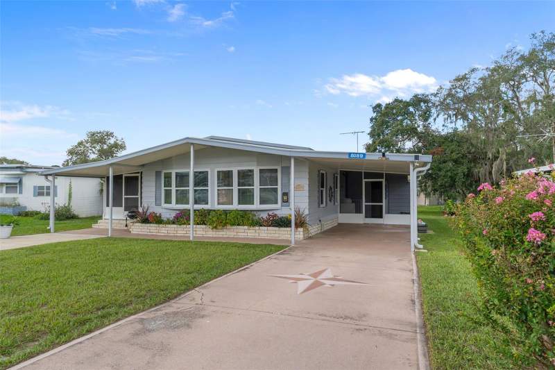 2 bedroom Manufactured Home at 8089 Highpoint Boulevard, High Point Mh Sub, Brooksville — photo 3