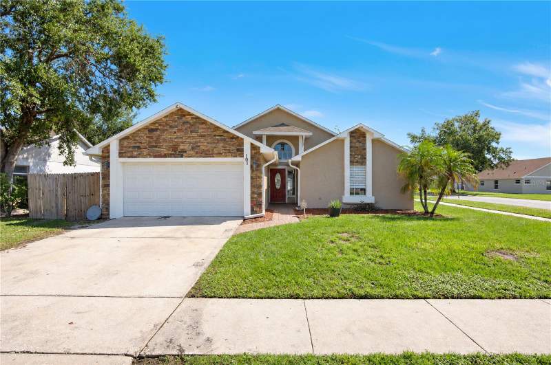 101 N ABERDEEN CIRCLE home for sale in Brynhaven