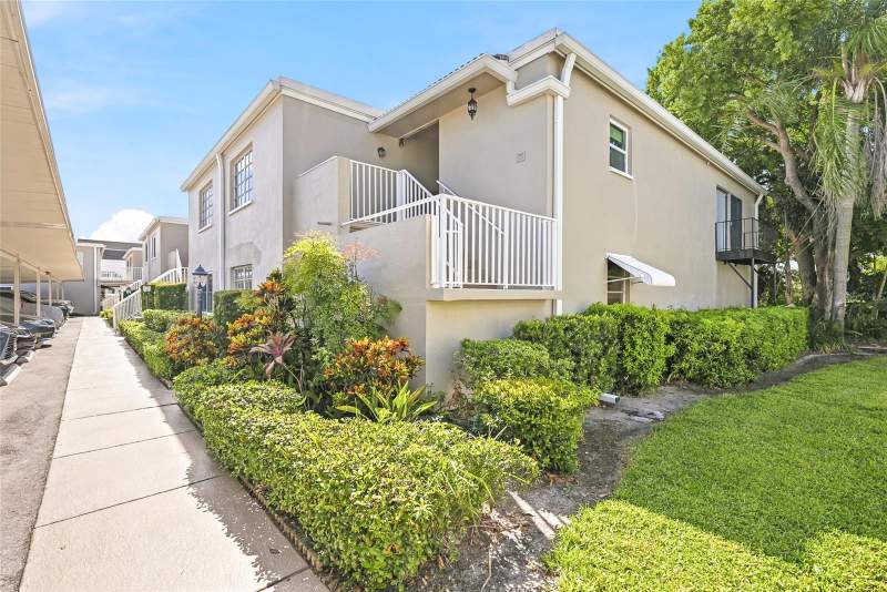 919 OSCEOLA ROAD #207 home for sale in Broadmoor Villa Inc Condos for Sale: 1 Listing