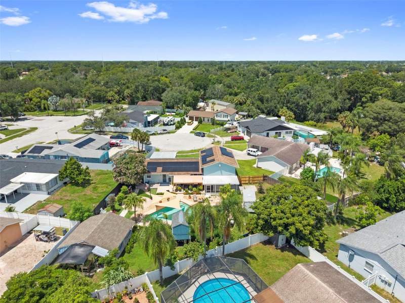 4 bedroom Single Family Residence at 7103 Creekside Court, Townn Country Park Unit 43, Tampa — photo 4