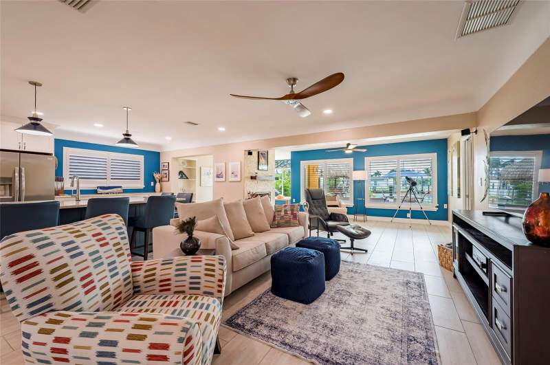 3 bedroom Single Family Residence at 541 Crystal Drive, Crystal Island, Madeira Beach — photo 5