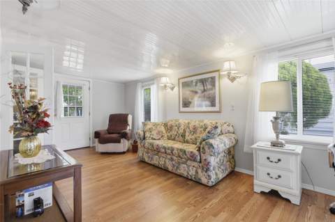 5244 Mohawk Street, Zephyrhills FL - photo 9 of 38