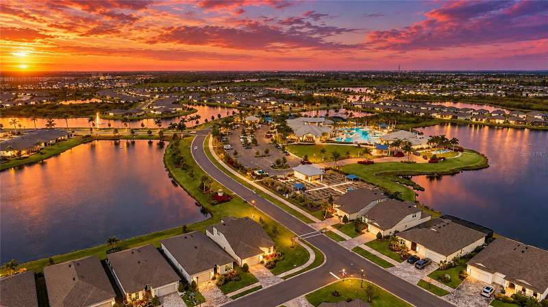 3 bedroom Single Family Residence at 10619 Sea Pines Place, Del Webb At Bayview Ph III, Parrish — photo 3
