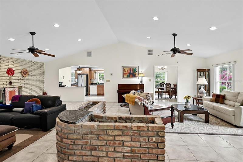 4 bedroom Single Family Residence at 550 Arapaho Trail, Dommerich Estates 1st Add, Maitland — photo 4