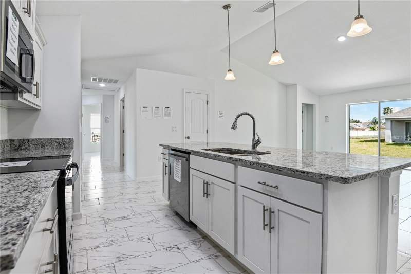 4 bedroom Single Family Residence at 562 Maricopa Drive, Poinciana Village 1 Nbhd 1 South, Kissimmee — photo 2